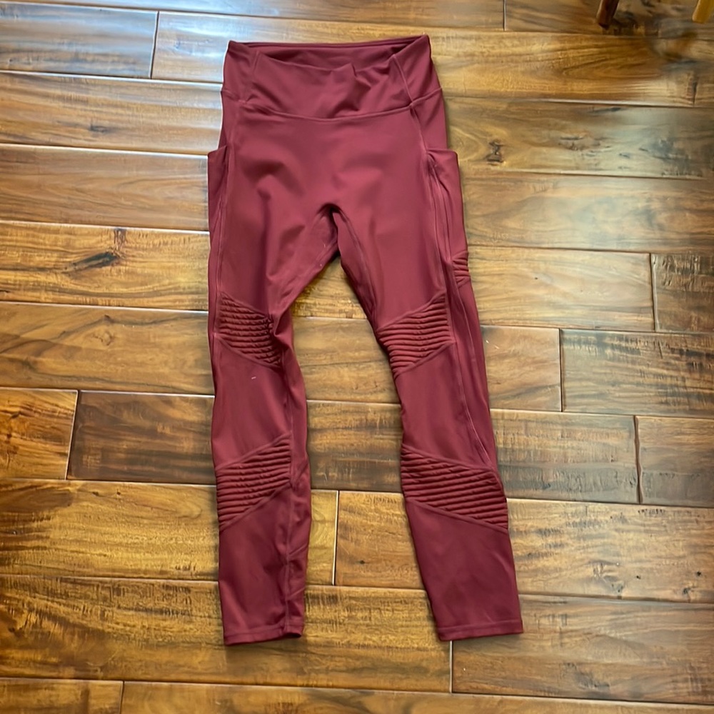 Fabletics Motion365 Cropped Leggings, Sz M